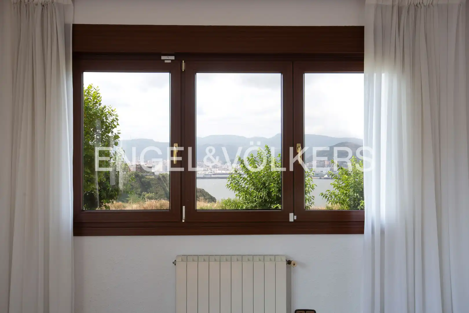 Casa adosada en venda en Getxo  amb Calefacció, Jardí privat i Parquet