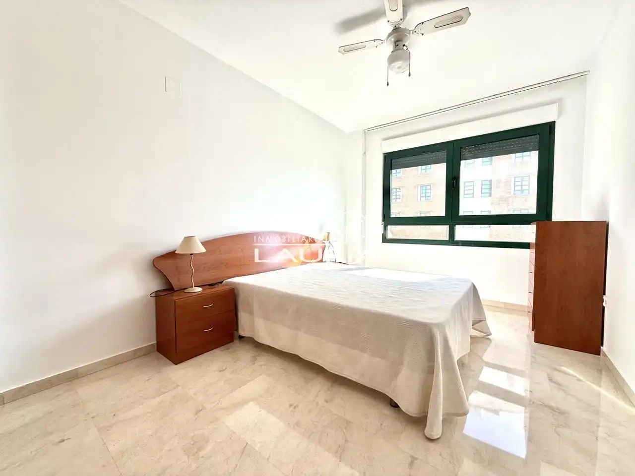 Schlafzimmer von Dachboden zum Verkauf in Valencia mit Klimaanlage und Terrasse