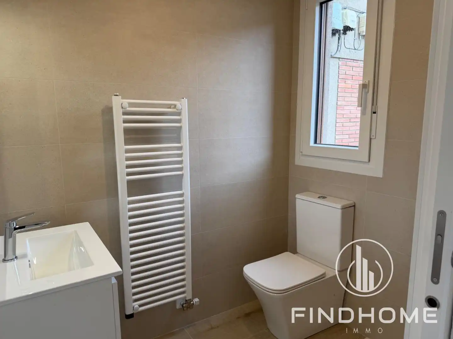 Casa aparellada amb terrassa en venda a Avinguda Fernando Laparte, imagen 7