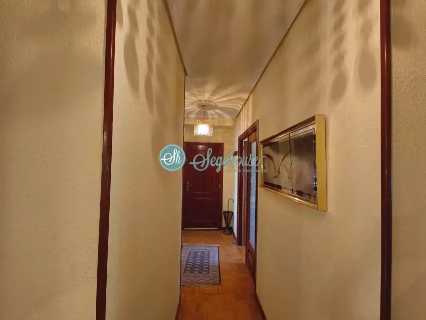 Wohnung zum Verkauf in Segovia mit Heizung, Parkett und Terrasse