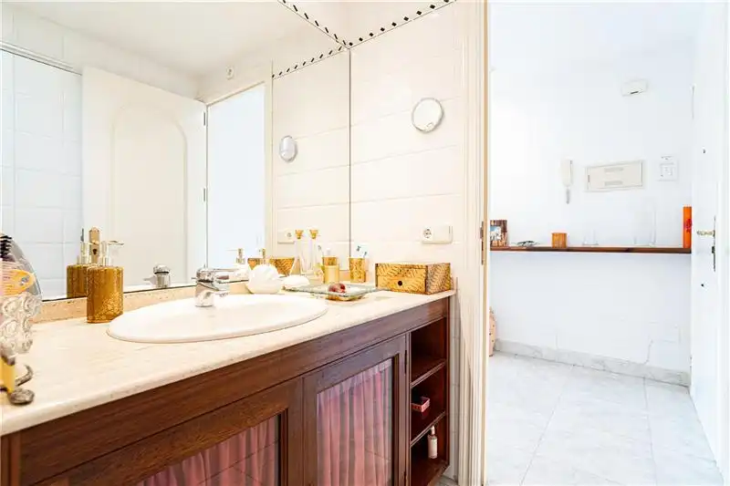 Badezimmer von Maisonette zum Verkauf in  Palma de Mallorca mit Klimaanlage und Terrasse