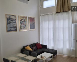 Living room of Flat to rent in  Madrid Capital  with Air Conditioner, Heating and Furnished