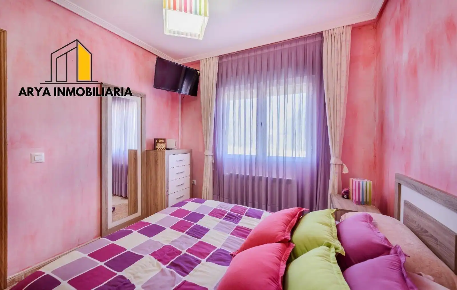 Habitación de Casa o chalet en venta en Horche con Aire acondicionado, Calefacción y Jardín privado