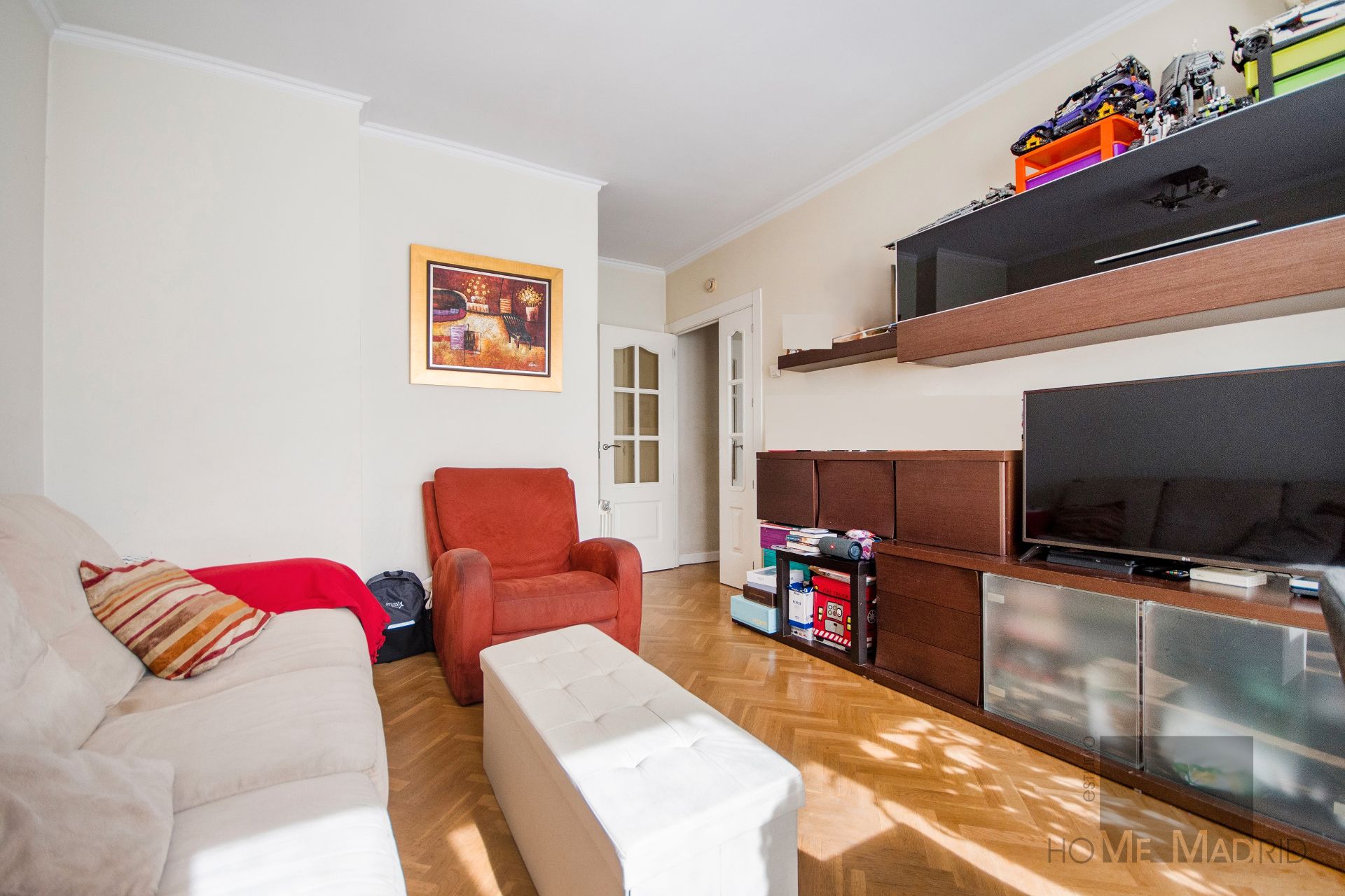 Living room of Flat for sale in  Madrid Capital  with Air Conditioner, Heating and Parquet flooring