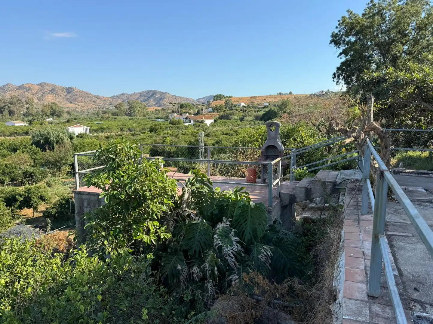 Vista exterior de Casa o xalet en venda en Álora amb Jardí privat, Terrassa i Traster