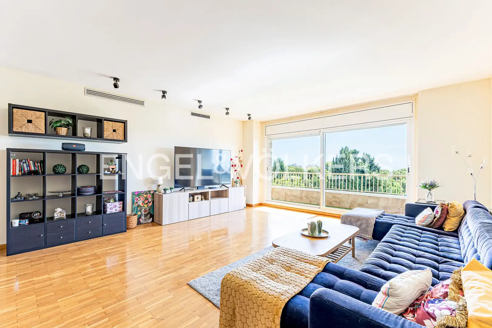 Flat with terrace to rent in El Centre, imagen 2