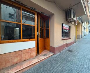 Vista exterior de Local en venda en Cornellà de Llobregat amb Alarma