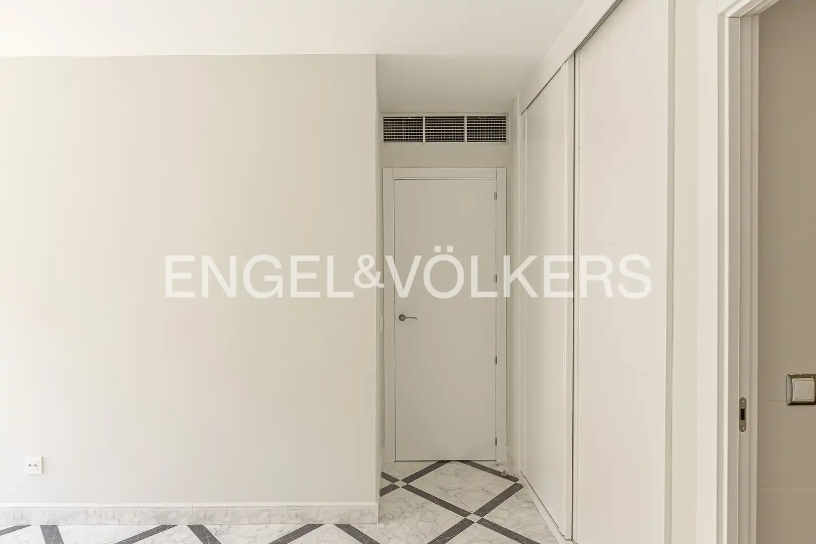Flat for rent in Madrid  with Air Conditioner, Heating and Terrace