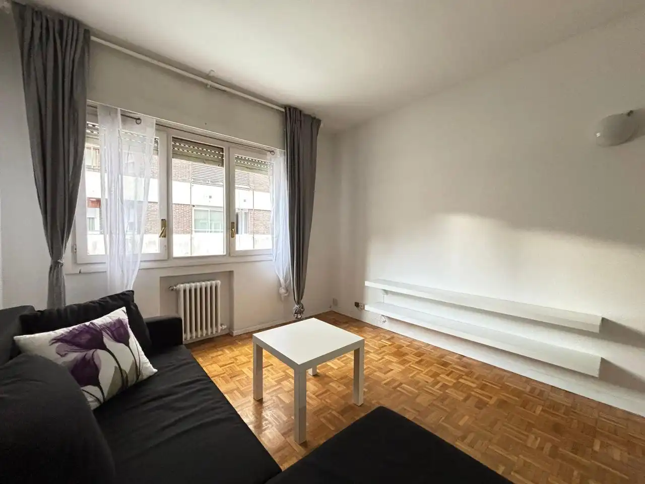 Flat for sale in Calle de Andrés Mellado, imagen 2