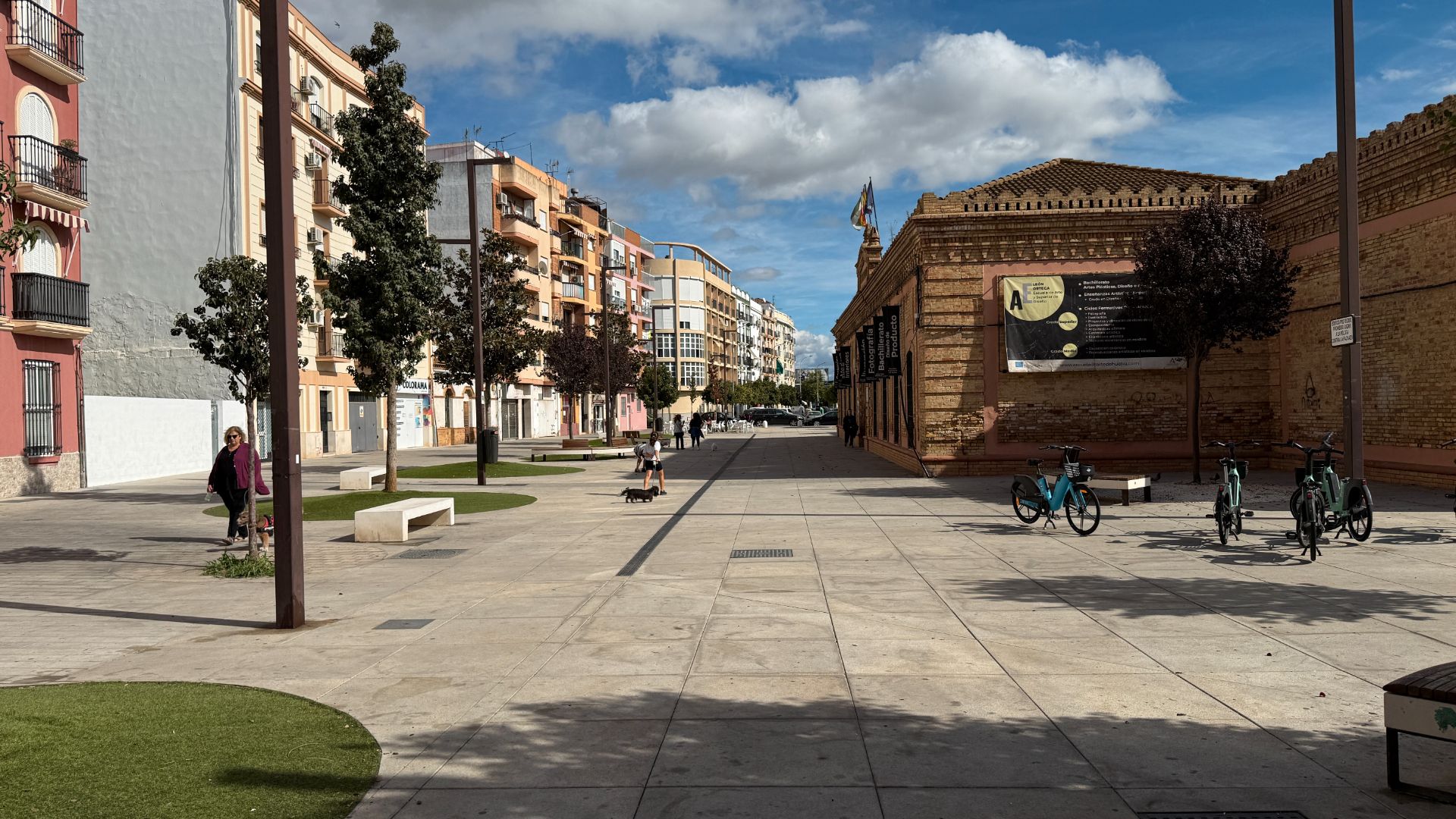 Vista exterior de Garatge en venda en  Huelva Capital