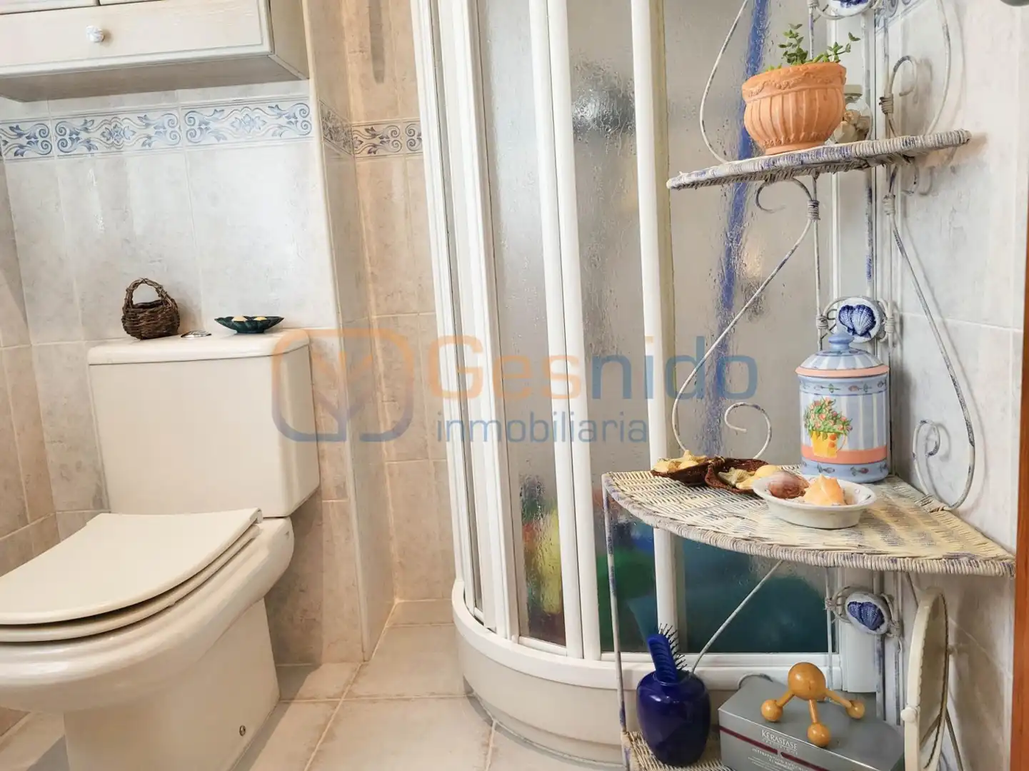 Baño de Casa adosada en venta en Segovia con Calefacción, Parquet y Trastero
