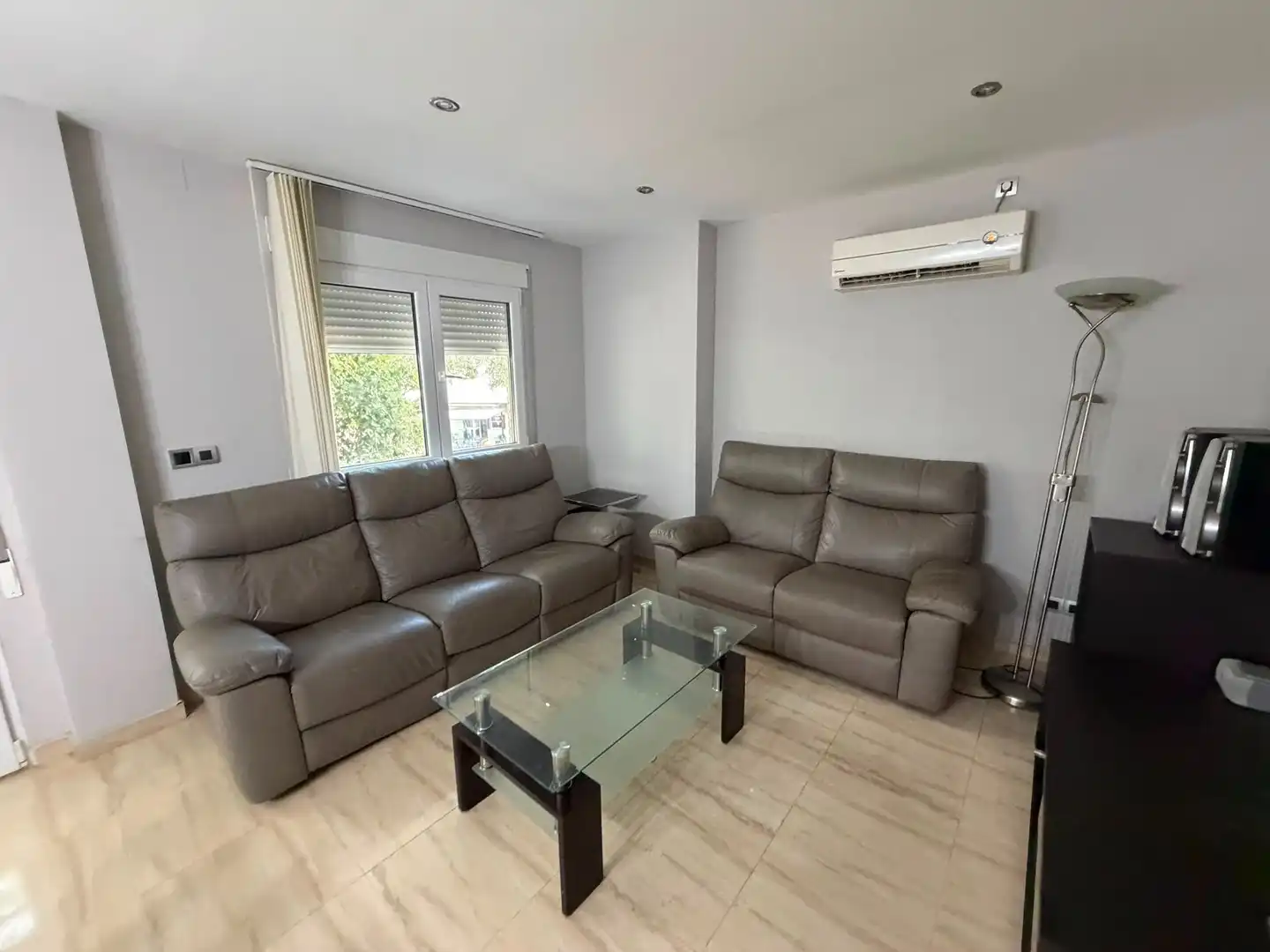 Wohnzimmer von Wohnung zur Miete in Sueca mit Klimaanlage, Möbliert und Ofen