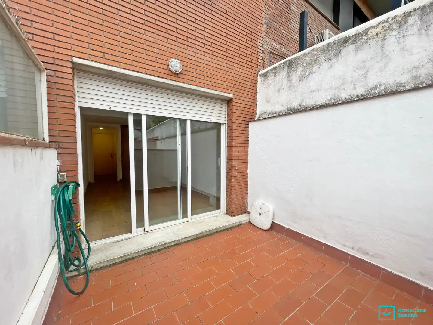 Study for rent in Barcelona  with Air Conditioner and Terrace