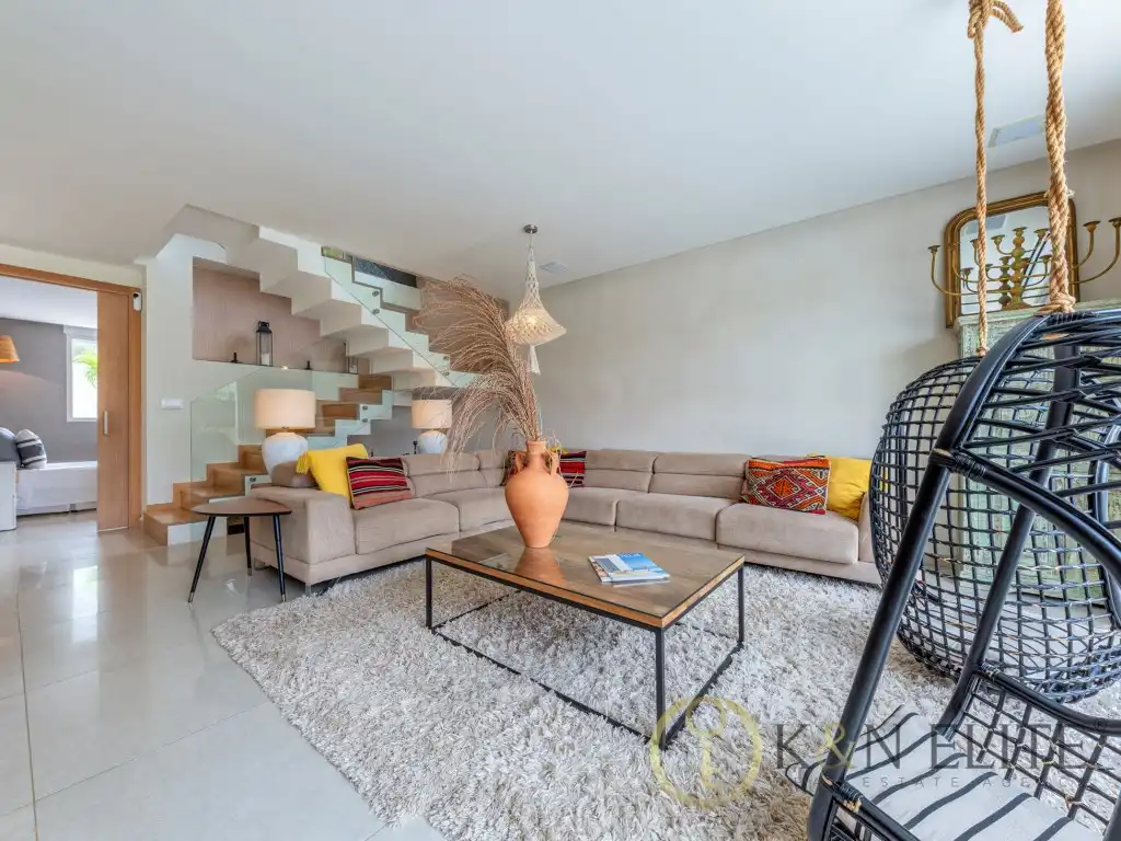 Sala d'estar de Casa o xalet de lloguer en Dénia amb Aire condicionat, Jardí privat i Terrassa
