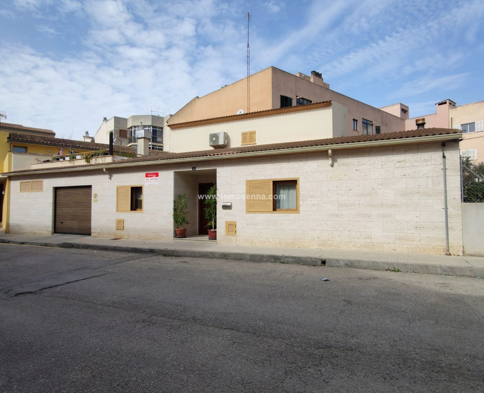Vista exterior de Casa o xalet en venda en Lloseta amb Aire condicionat, Calefacció i Terrassa