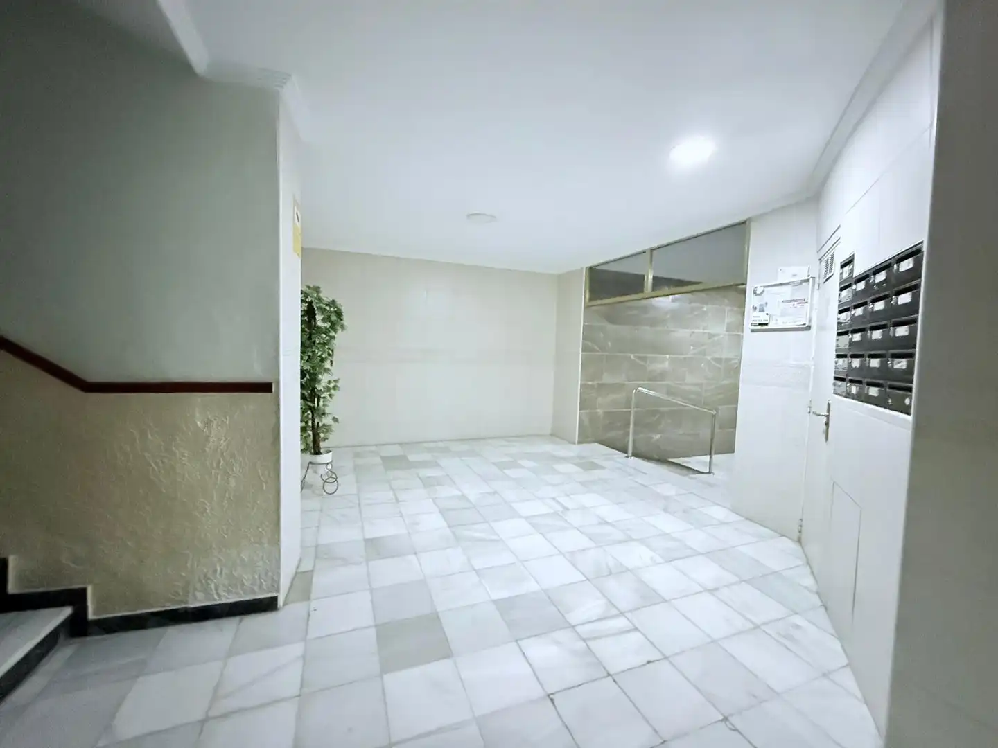Wohnung zum Verkauf in Alcantarilla mit Balkon