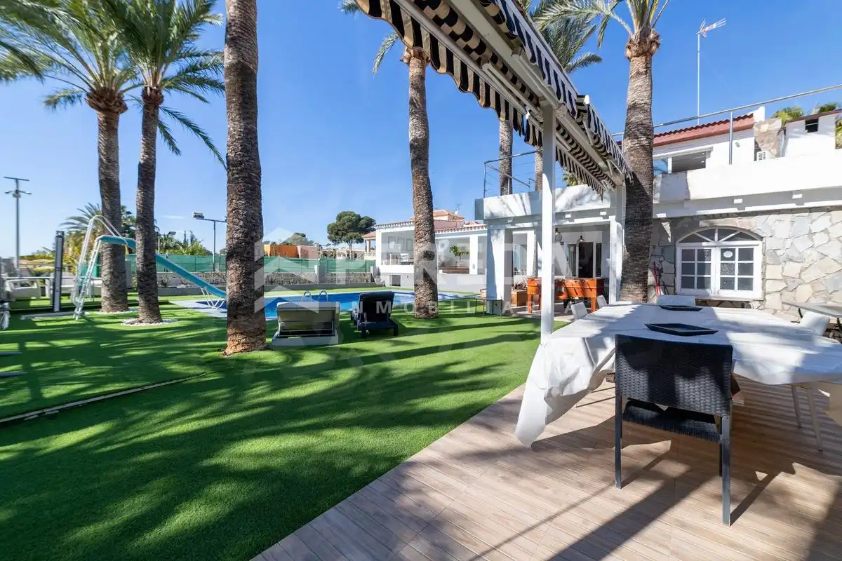 Terrace of Houses for sale in Roquetas de Mar  with Private garden and Swimming Pool