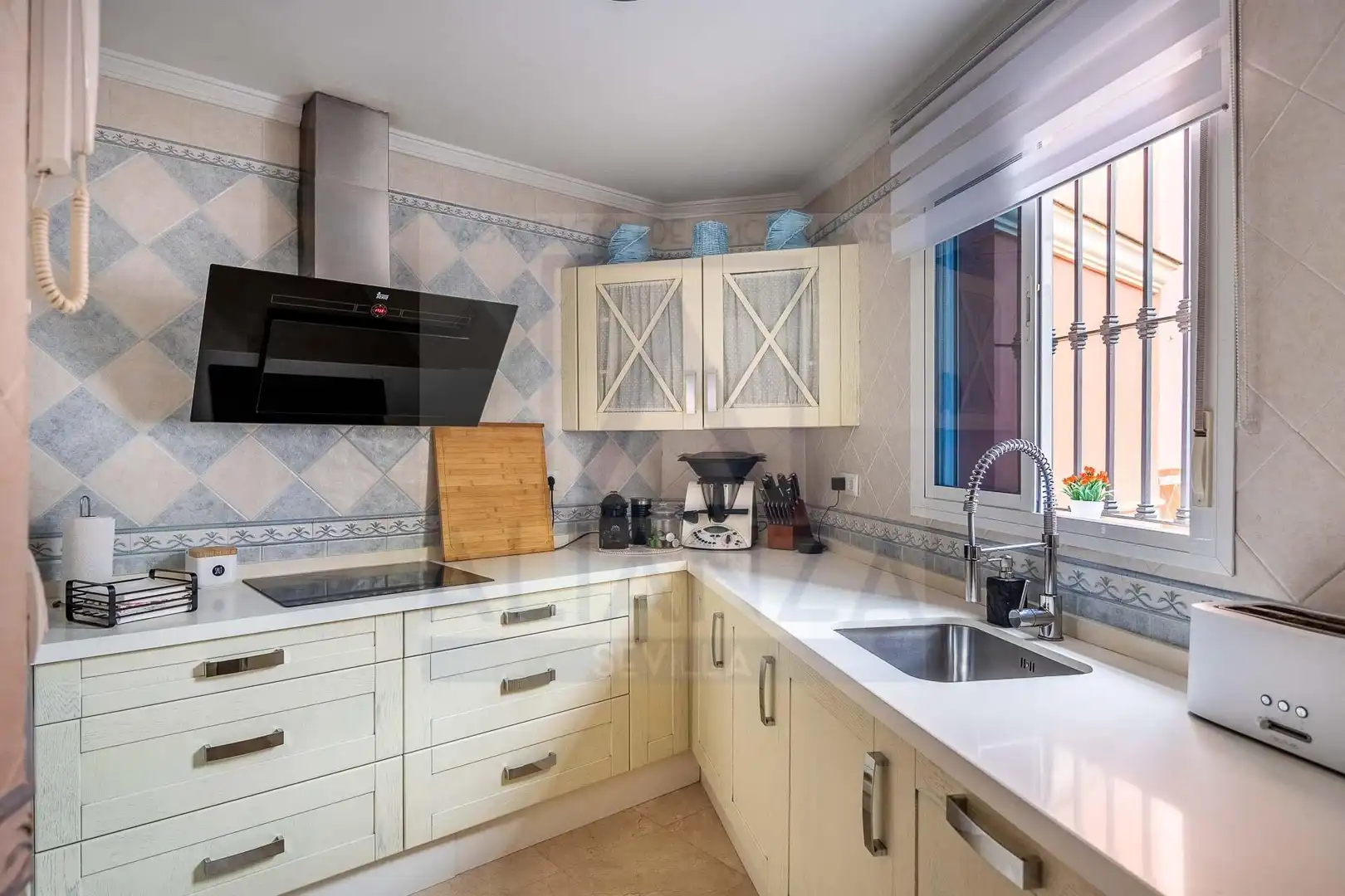 Kitchen of Flat for sale in Camas  with Air Conditioner, Heating and Terrace