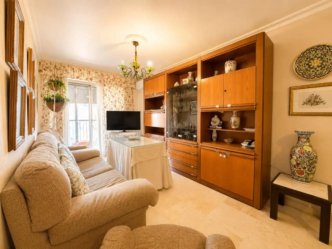 Living room of Flat for sale in Sevilla  with Terrace, Storage room and Balcony