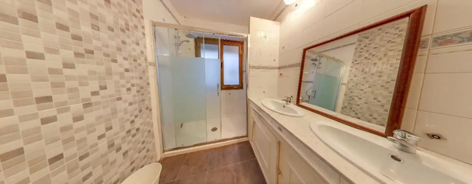 Bathroom of Flat for rent in Salamanca  with Heating and Furnished