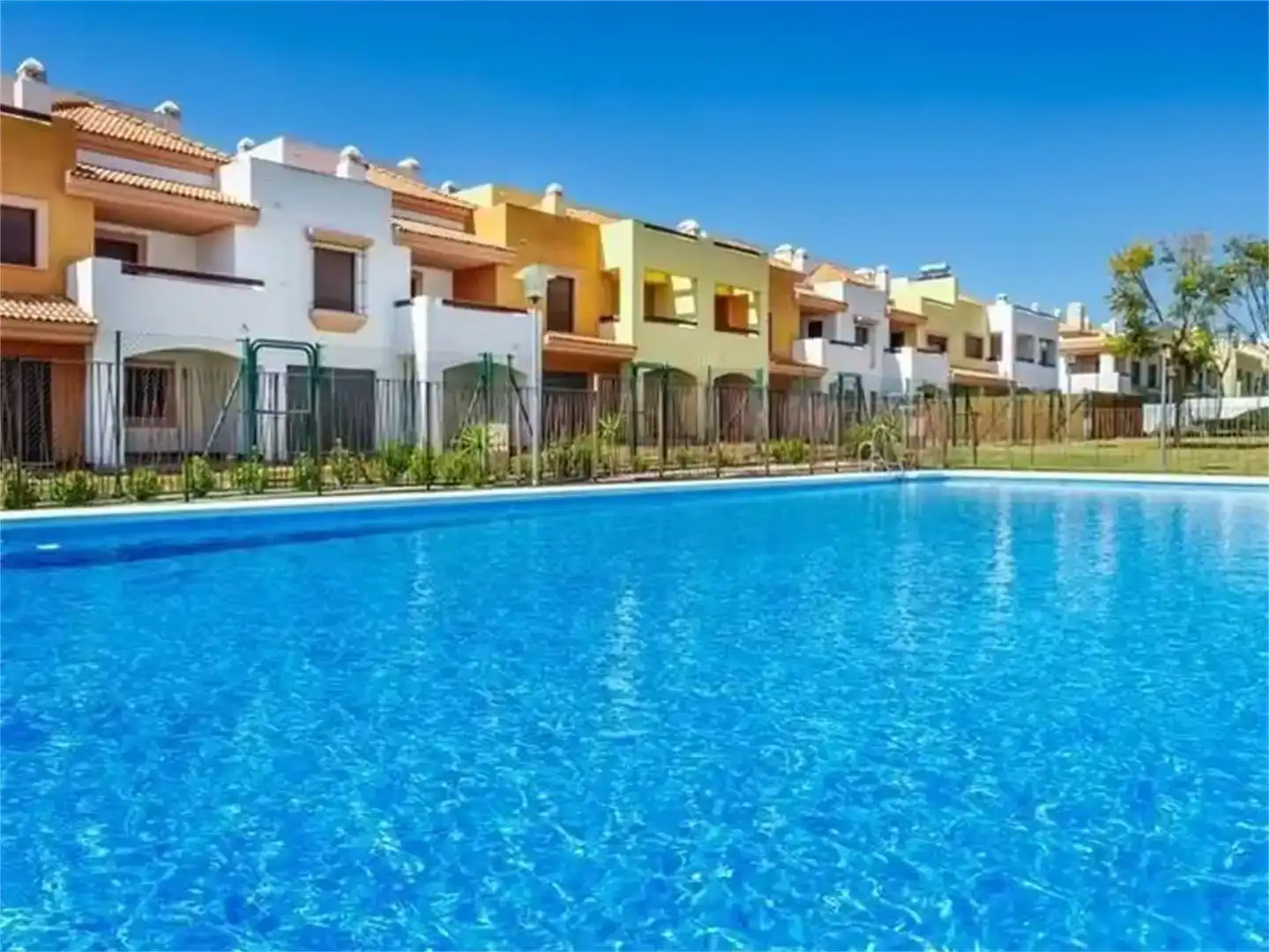 Piscina de Pis en venda en Guillena amb Aire condicionat, Piscina i Balcó