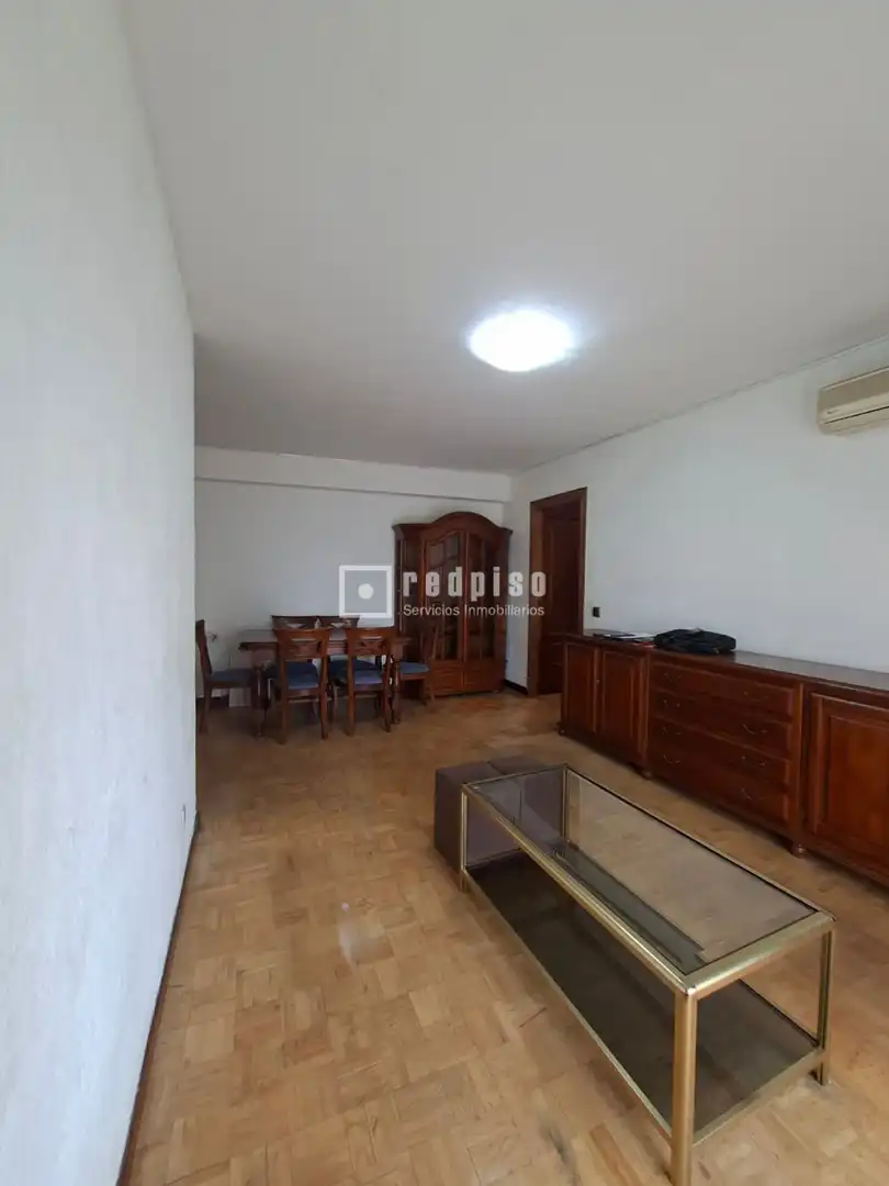 Living room of Flat for sale in Madrid  with Air Conditioner, Heating and Parquet flooring