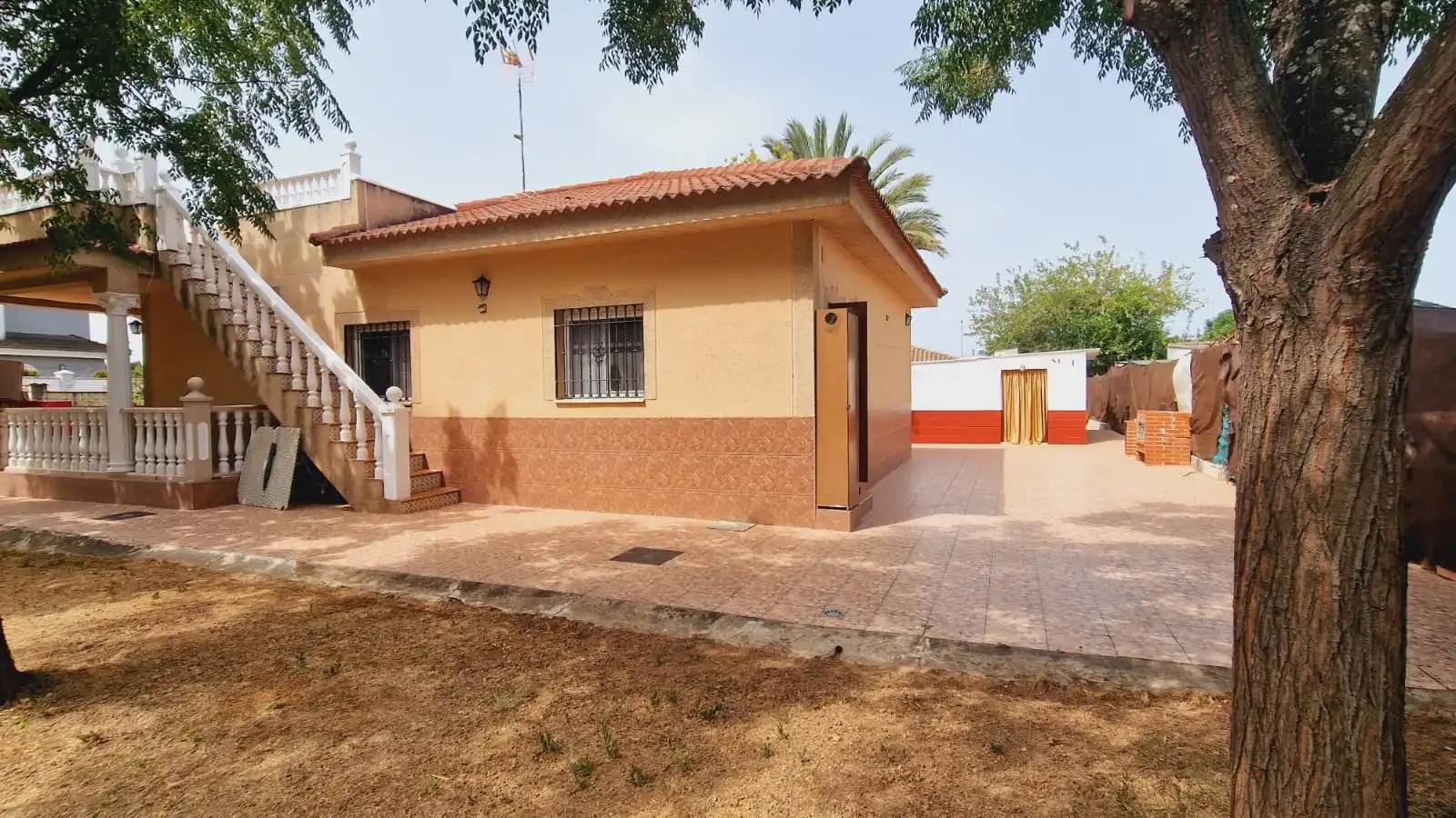 Vista exterior de Casa o xalet en venda en Córdoba amb Aire condicionat, Calefacció i Jardí privat