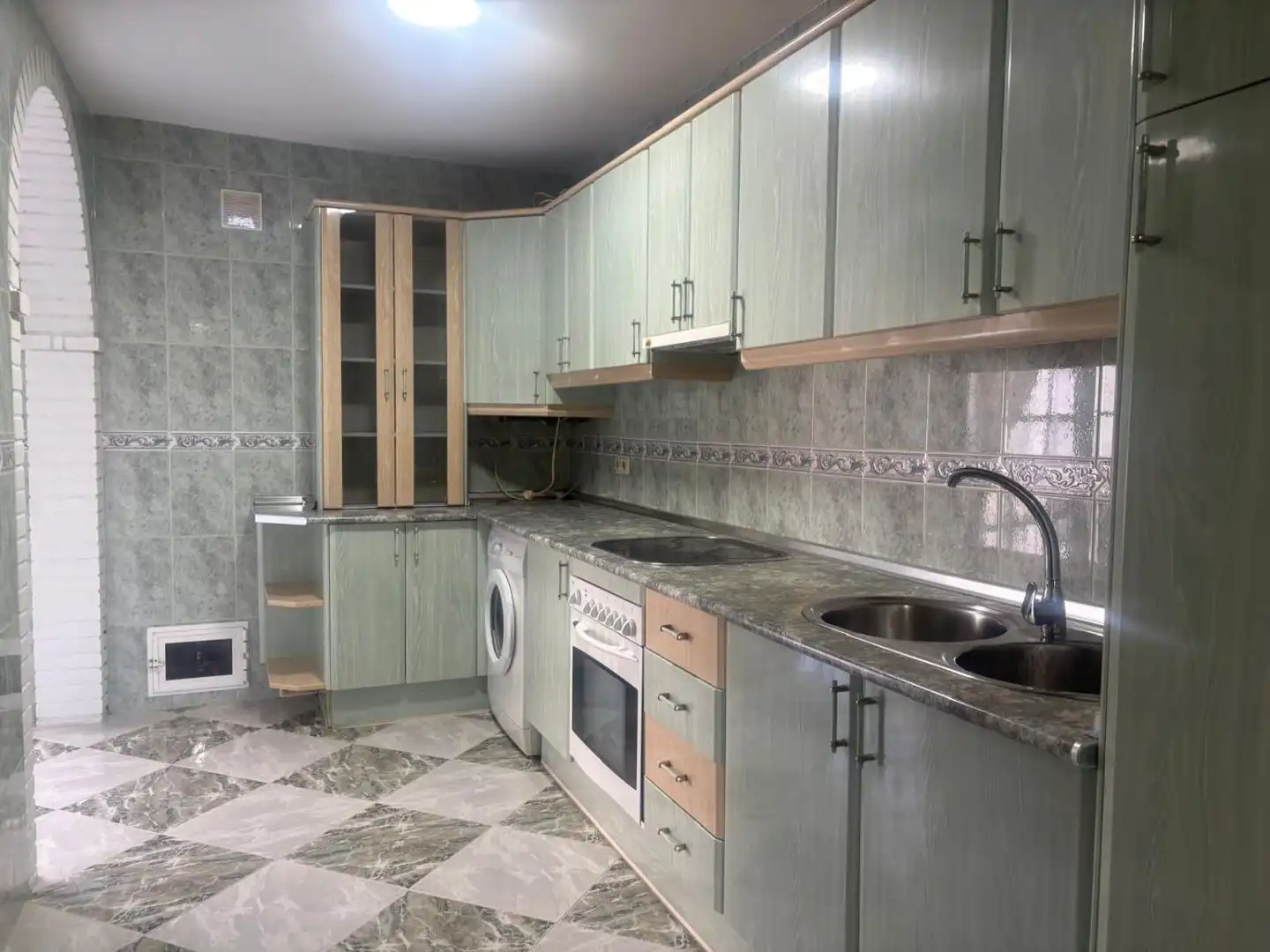 Küche von Wohnung zum Verkauf in Málaga mit Klimaanlage, Heizung und Terrasse