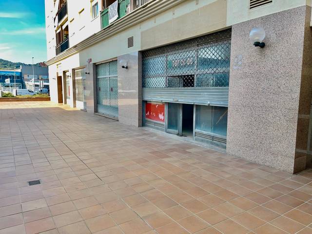 Local comercial en Venta en Carrer Garbí en Can Moré - Santa Anna - Can Feliu de Merola