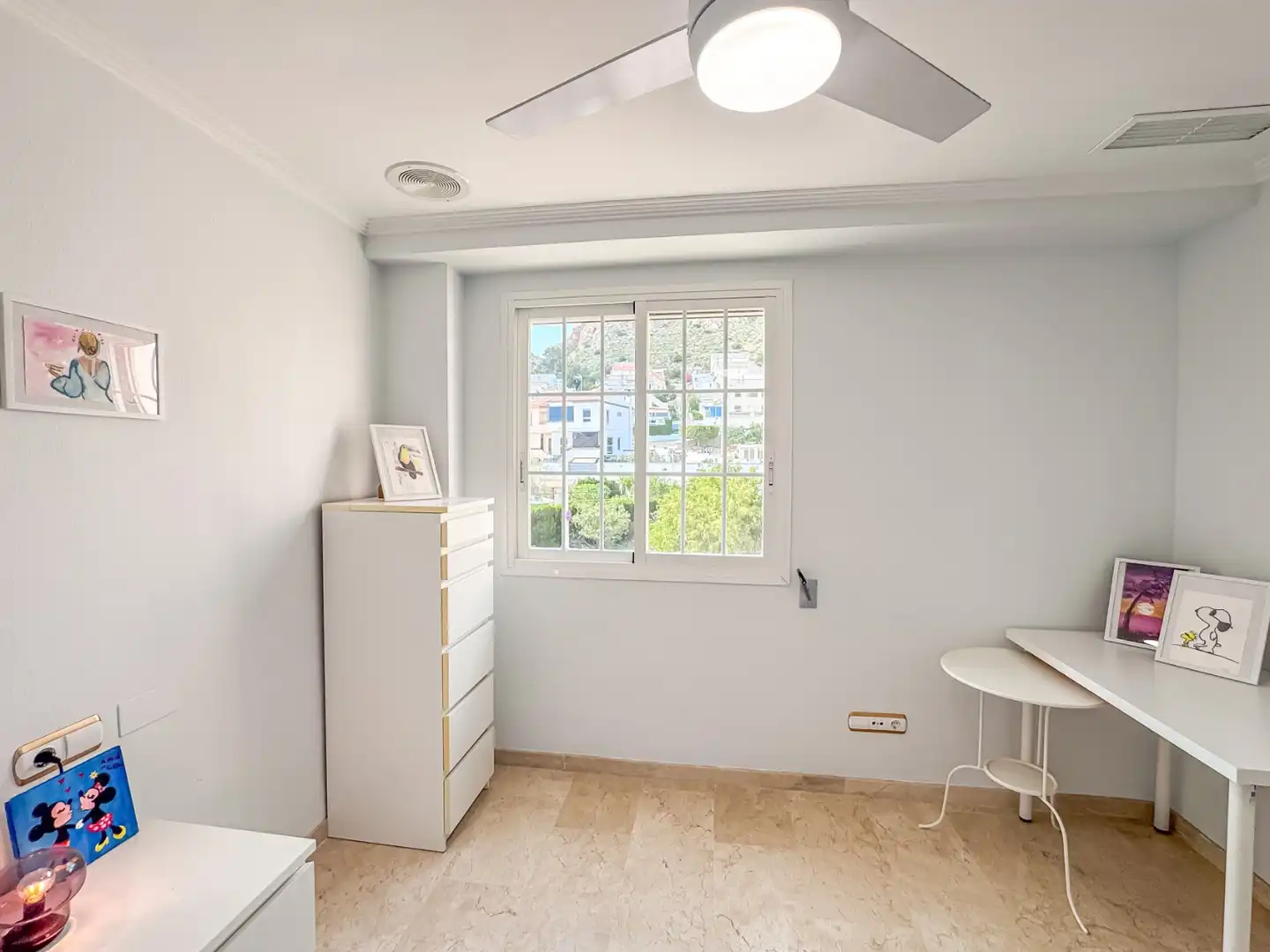 Habitación de Dúplex de alquiler en Santa Pola con Terraza, Trastero y Piscina