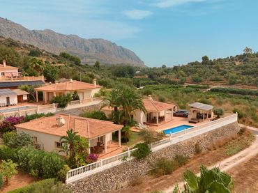 Casa rústica amb piscina en venda a Moravit - Cap Blanc