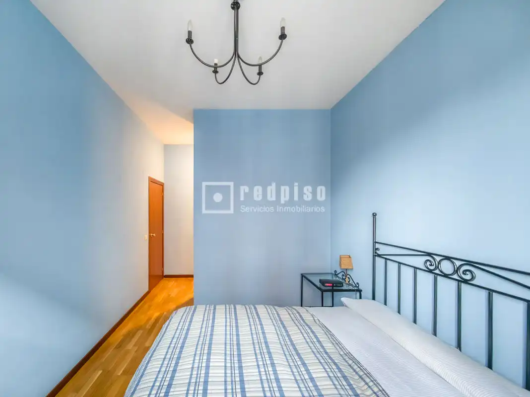 Bedroom of Flat for sale in Madrid  with Heating, Private garden and Parquet flooring