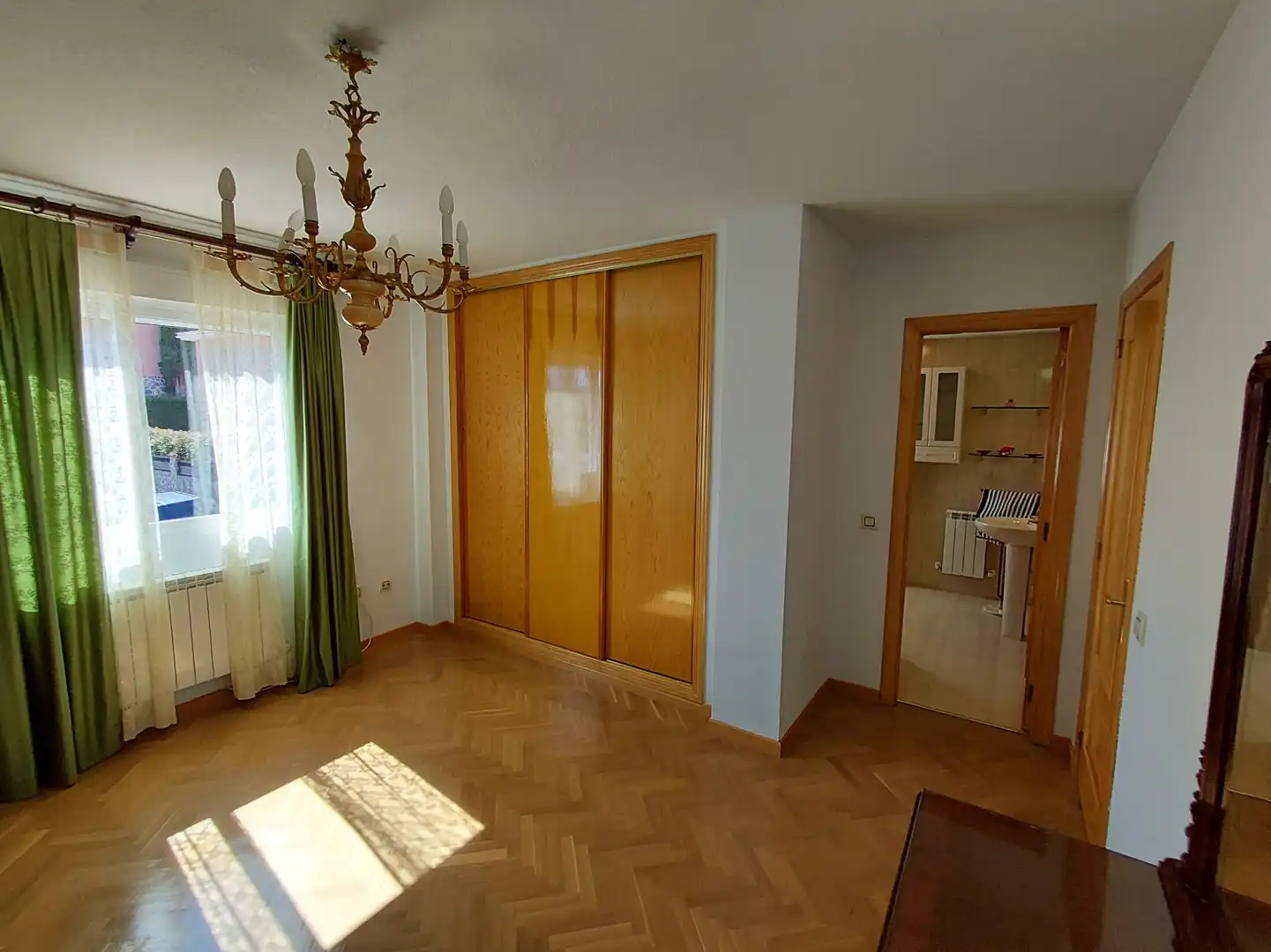 Schlafzimmer von Haus oder Chalet zum Verkauf in Villalbilla mit Klimaanlage, Heizung und Privatgarten