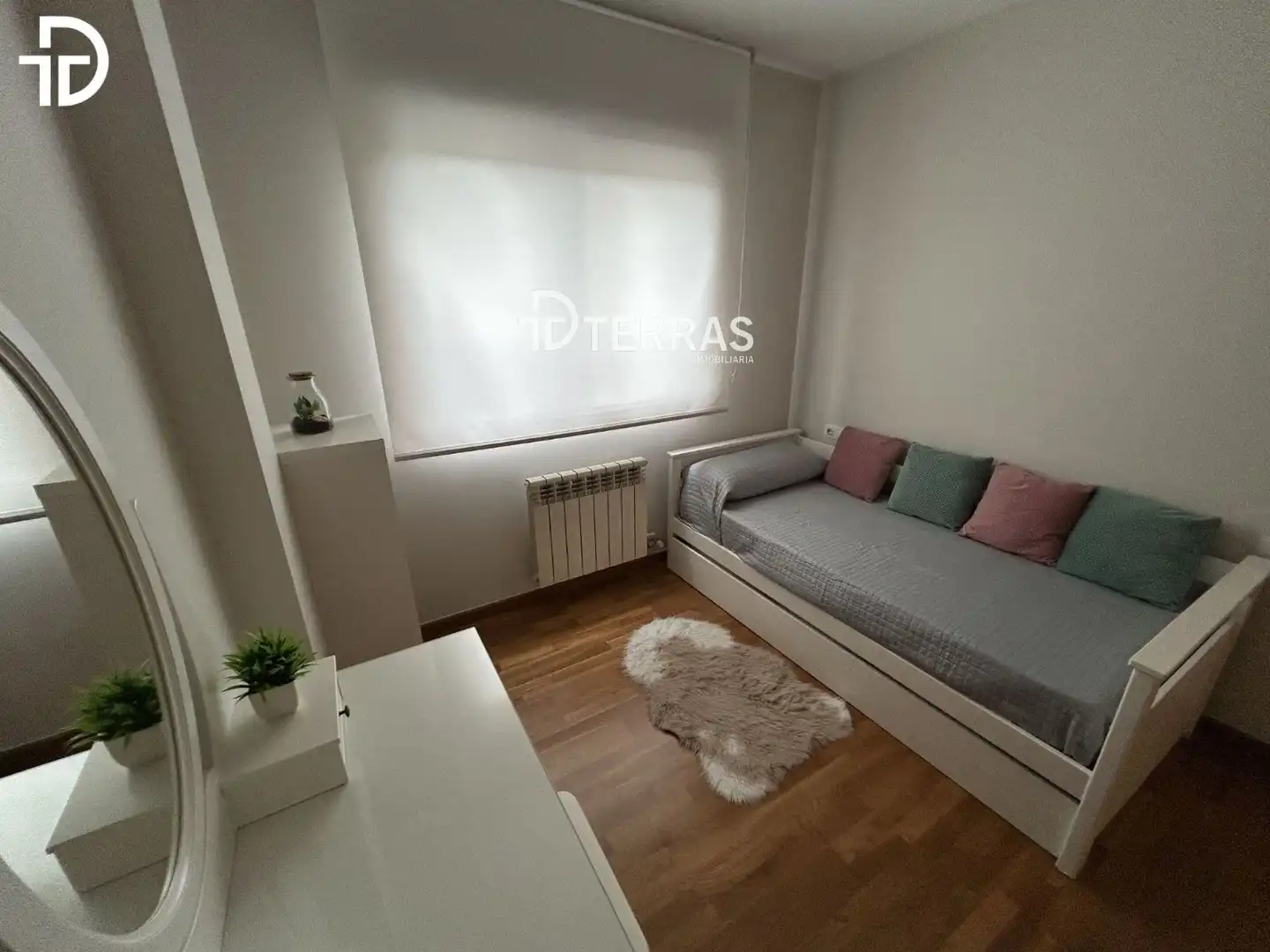 Habitación de Piso en venta en Poio con Calefacción, Trastero y Amueblado
