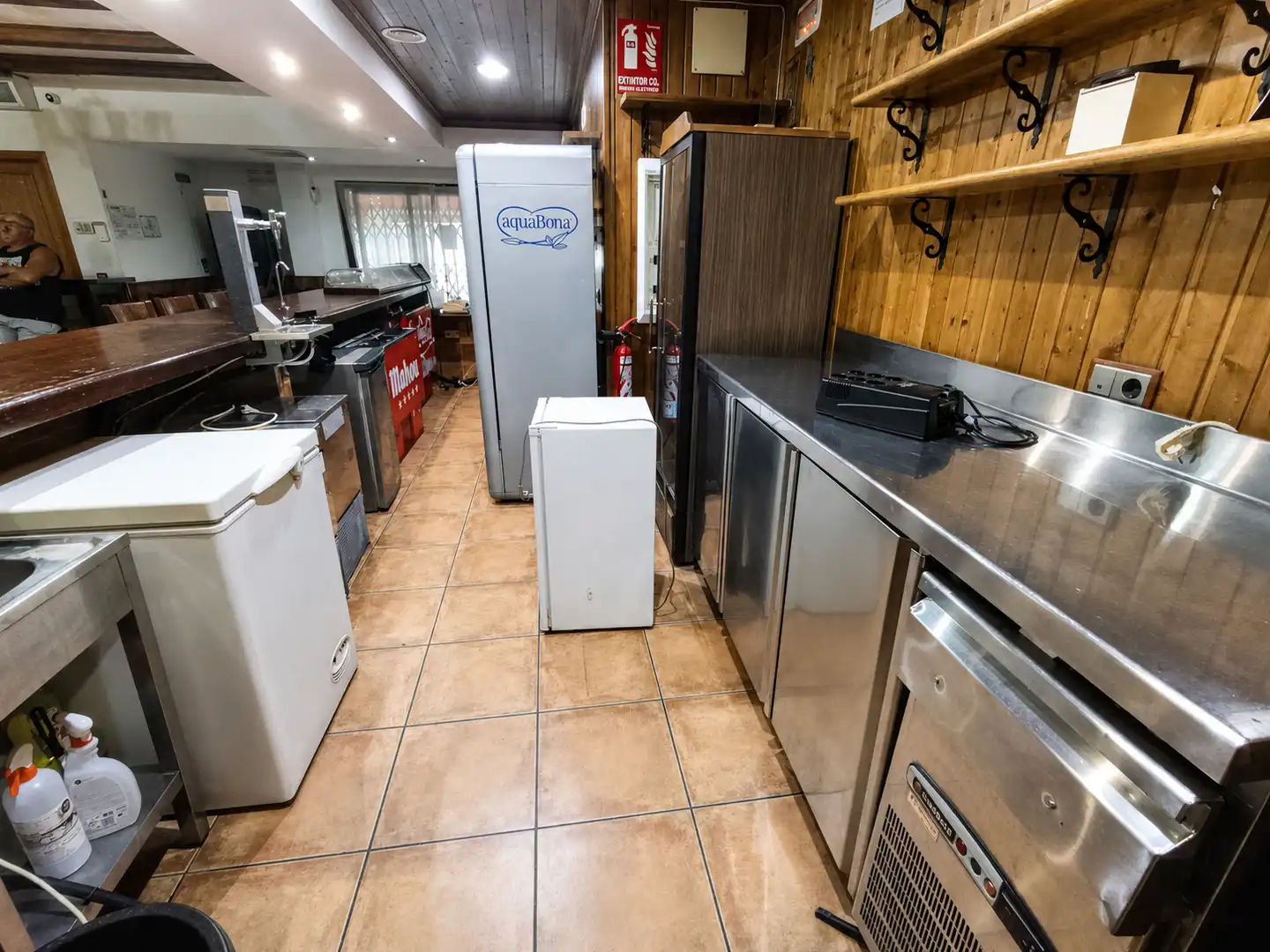 Cuina de Local en venda en La Carlota amb Aire condicionat, Calefacció i Terrassa