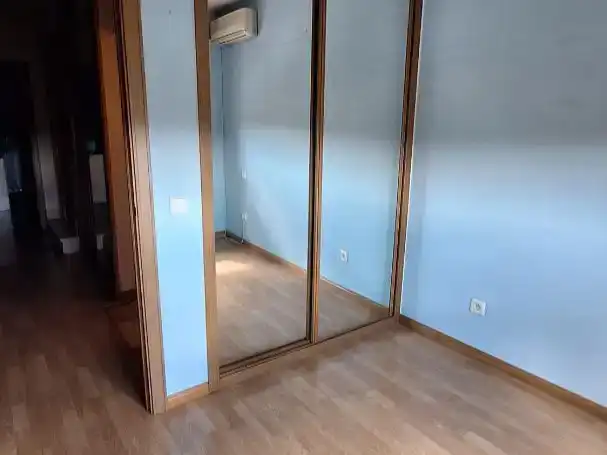 Dormitori de Casa o xalet en venda en Villalbilla amb Aire condicionat, Piscina i Balcó
