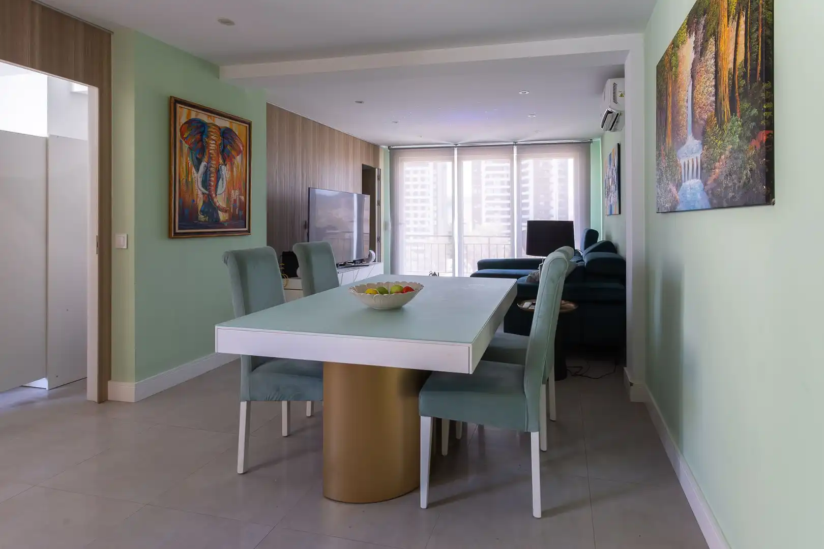 Dining room of Flat for sale in Málaga  with Air Conditioner, Terrace and Furnished