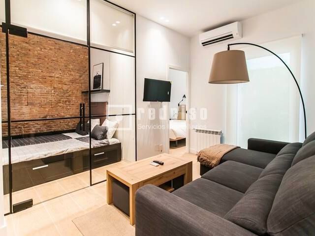 Dormitori de Apartament en venda en  Madrid Capital amb Calefacció, Parquet i Terrassa