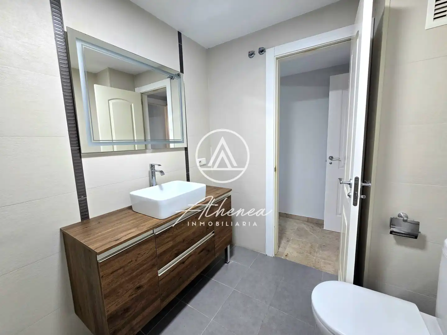 Baño de Piso en venta en Roquetas de Mar con Aire acondicionado, Calefacción y Terraza