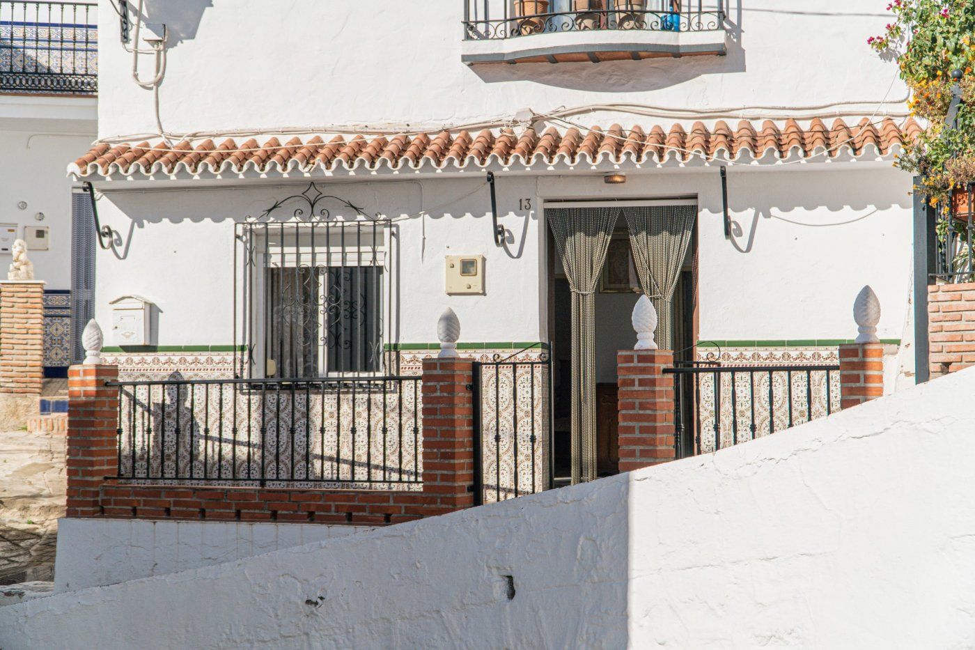 Vista exterior de Finca rústica en venda en El Borge amb Terrassa