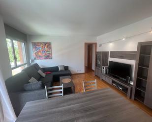 Living room of Flat to rent in Sant Cugat del Vallès  with Air Conditioner, Heating and Parquet flooring
