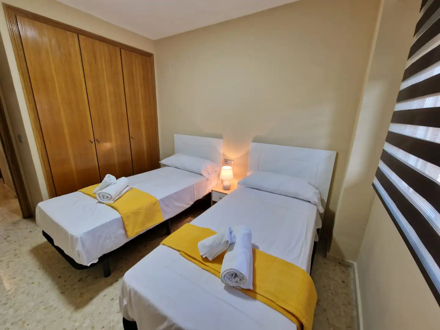 Dormitori de Apartament de lloguer en Dénia amb Aire condicionat, Calefacció i Terrassa