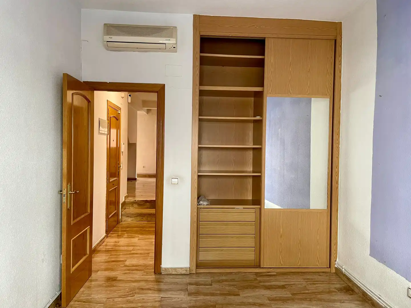 Bedroom of Flat for sale in Madrid  with Air Conditioner and Heating