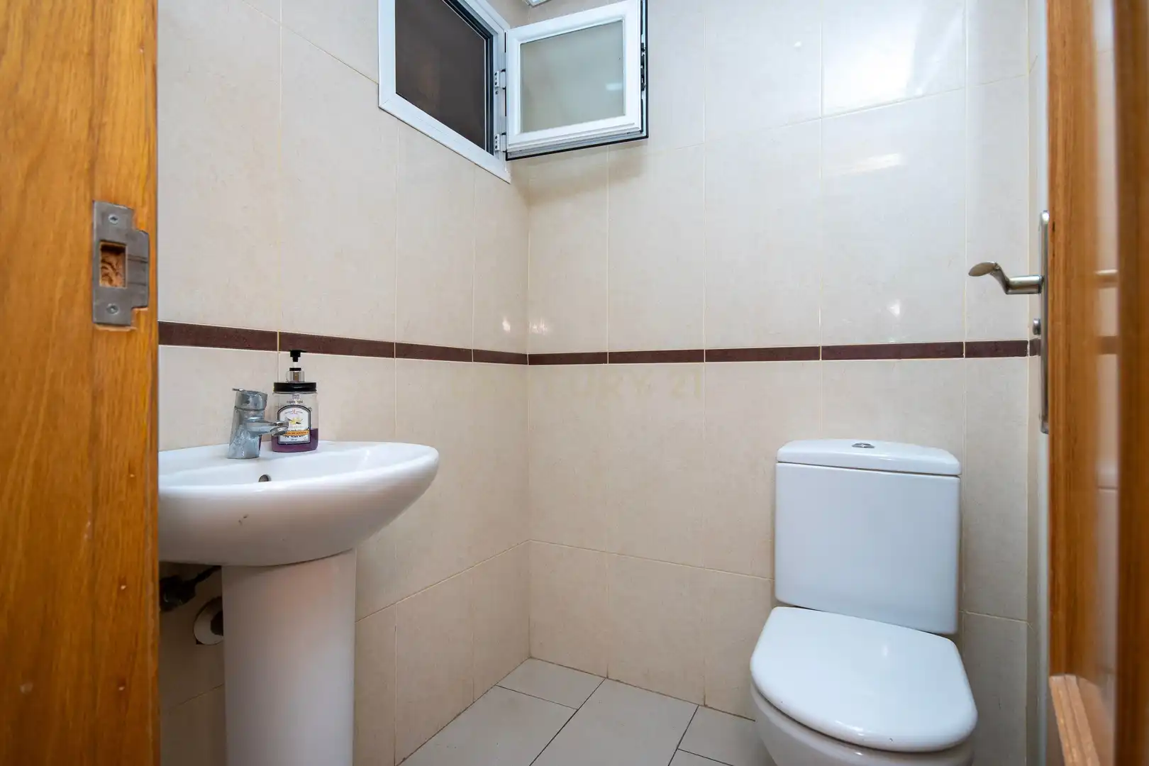 Baño de Casa adosada en venta en Alicante / Alacant con Aire acondicionado, Balcón y Piscina comunitaria