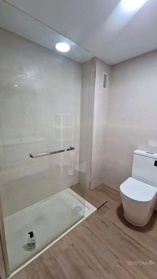 Bathroom of Flat for rent in Moncada  with Air Conditioner and Furnished