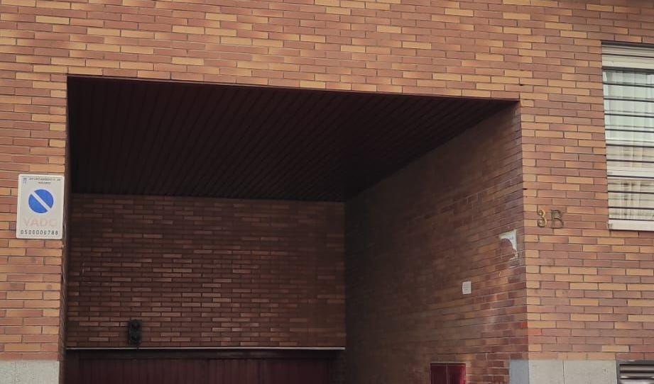 Photo 1 of Garage to rent in Sánchez Pacheco, Ciudad Jardín, Madrid