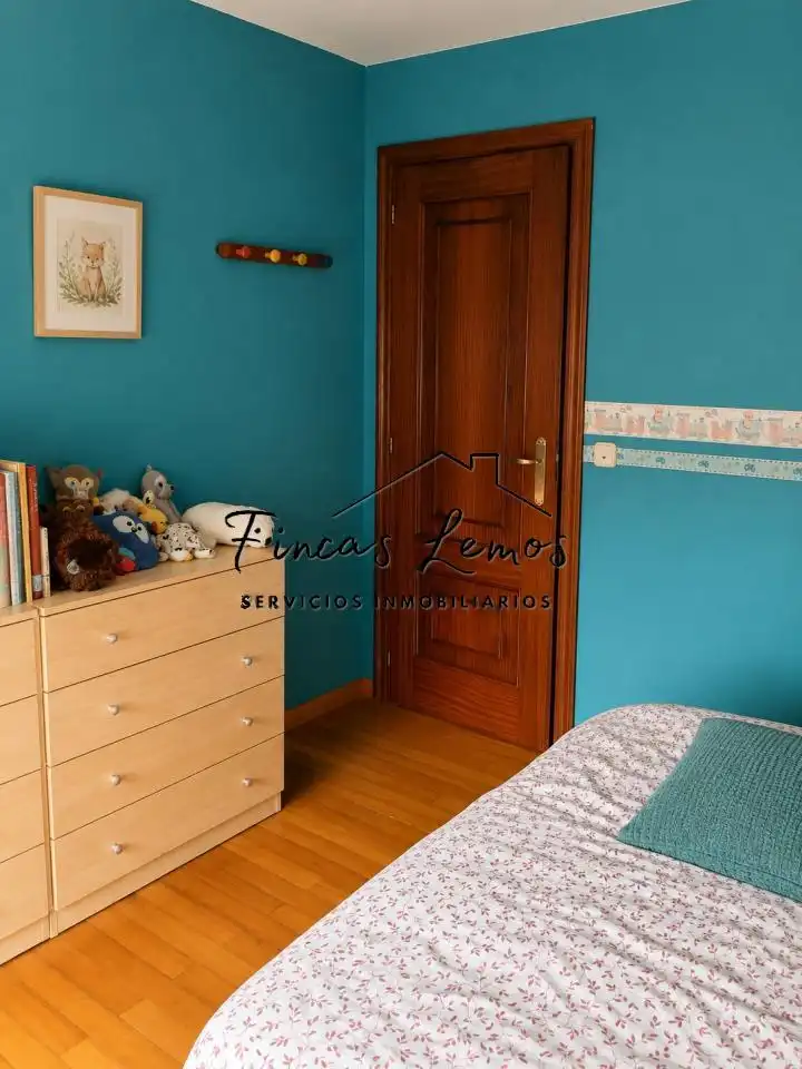 Bedroom of Flat for sale in Vimianzo  with Heating, Parquet flooring and Furnished
