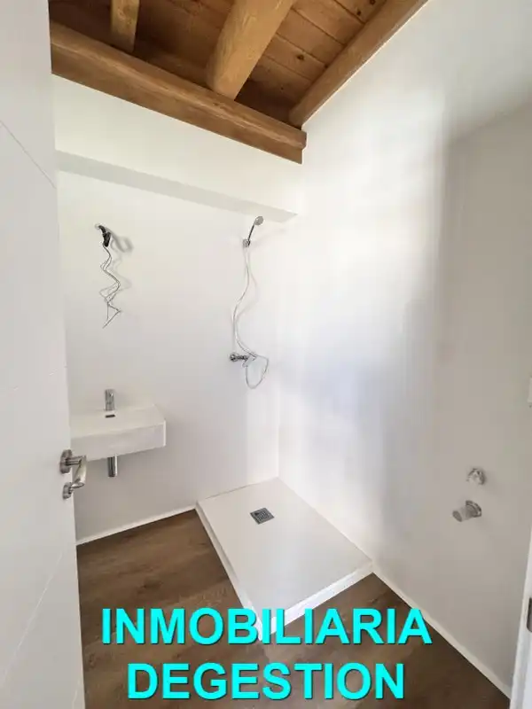 Bany de Dúplex en venda en La Iruela amb Aire condicionat, Calefacció i Parquet