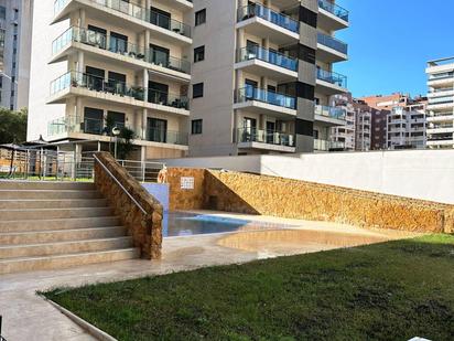 Piscina de Apartament en venda en Villajoyosa / La Vila Joiosa amb Aire condicionat, Calefacció i Jardí privat