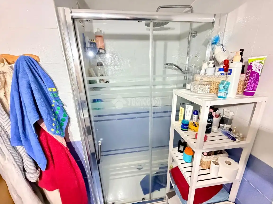 Bany de Pis en venda en Pinto amb Calefacció, Terrassa i Moblat